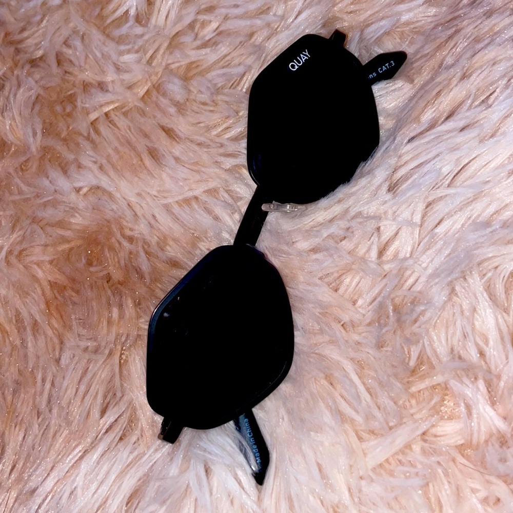 Quay shades